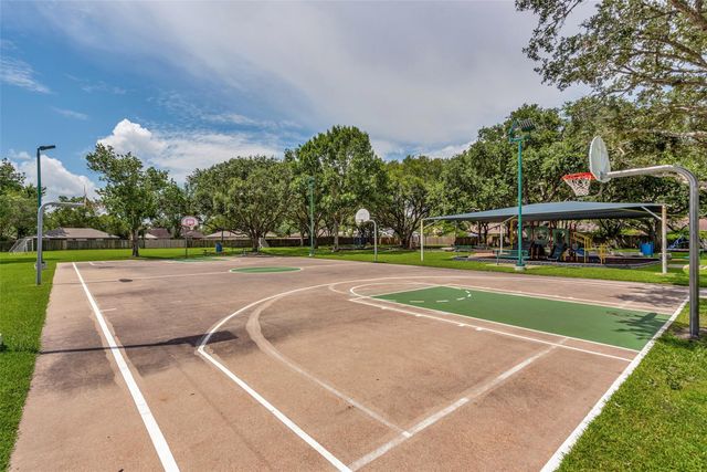 2792 Forest Point Drive, League City, TX 77573