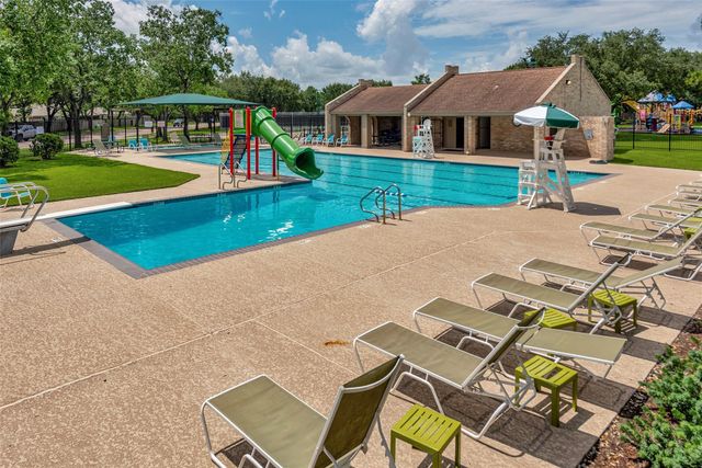 2792 Forest Point Drive, League City, TX 77573