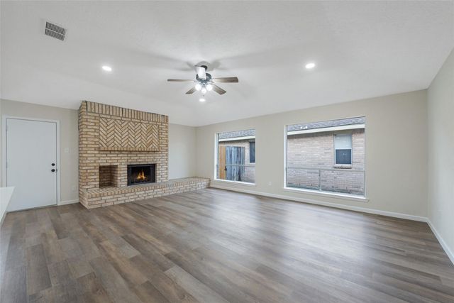 2792 Forest Point Drive, League City, TX 77573