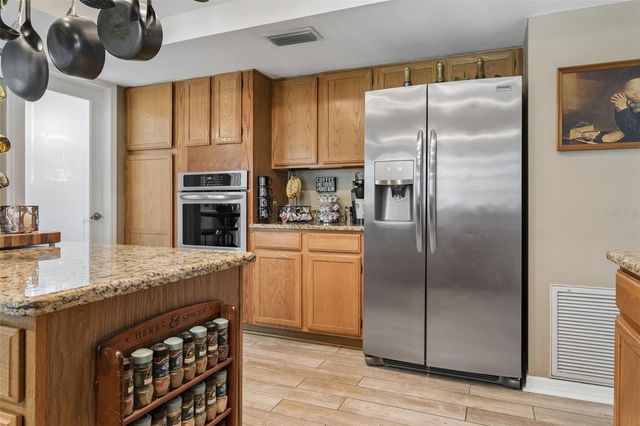 9527 NORCHESTER CIRCLE, Tampa, FL 33647