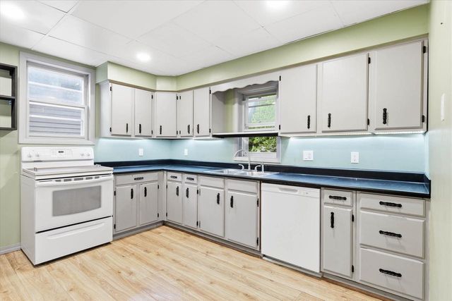 206 W WINNEBAGO STREET, Appleton, WI 54911