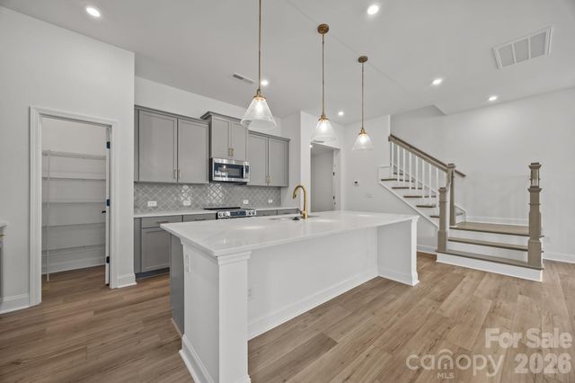 7422 Westrow Avenue, Charlotte, NC 28278