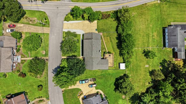 6700 Moss Lake Drive, Hixson, TN 37343