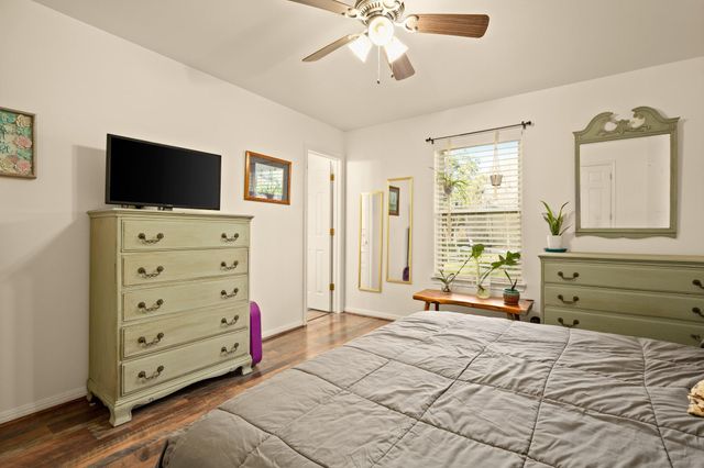 200 Blanket Flower DR, Bastrop, TX 78602