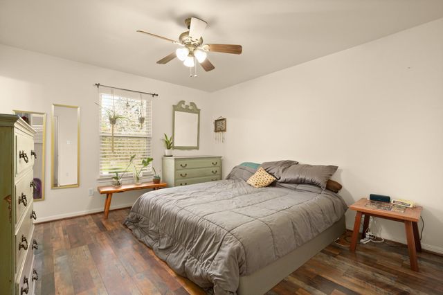 200 Blanket Flower DR, Bastrop, TX 78602