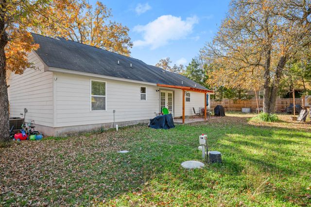 200 Blanket Flower DR, Bastrop, TX 78602