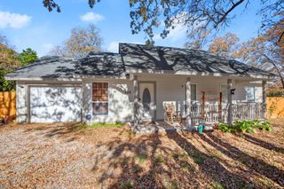 200 Blanket Flower DR, Bastrop, TX 78602
