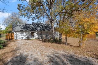 200 Blanket Flower DR, Bastrop, TX 78602