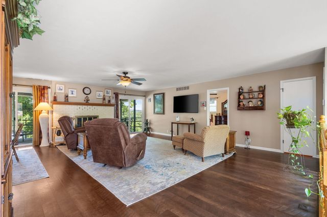 9 Bridgeview Drive, Kimberling City, MO 65686