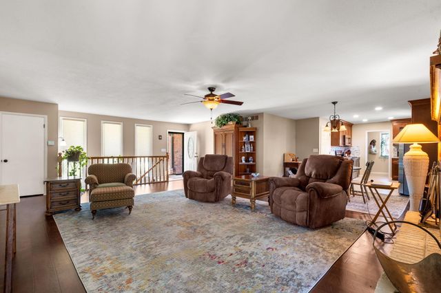 9 Bridgeview Drive, Kimberling City, MO 65686