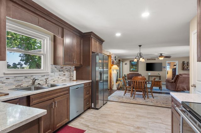 9 Bridgeview Drive, Kimberling City, MO 65686