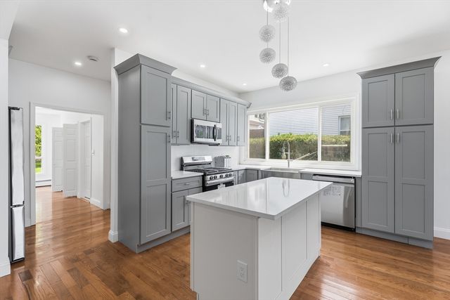 24 Marblehead St, North Andover, MA 01845