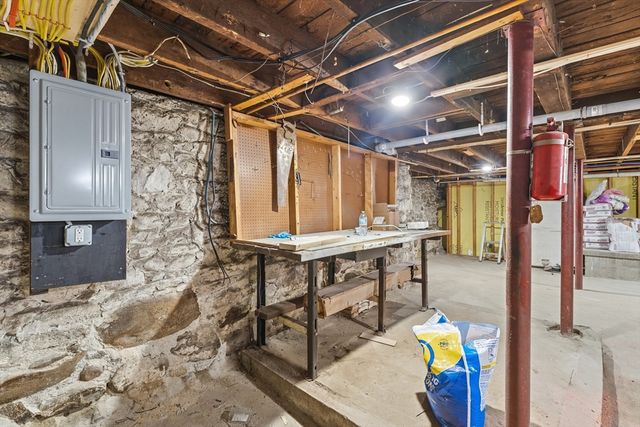 24 Marblehead St, North Andover, MA 01845