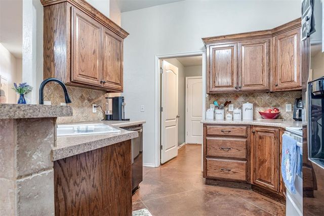 10929 NW 37th Street, Yukon, OK 73099