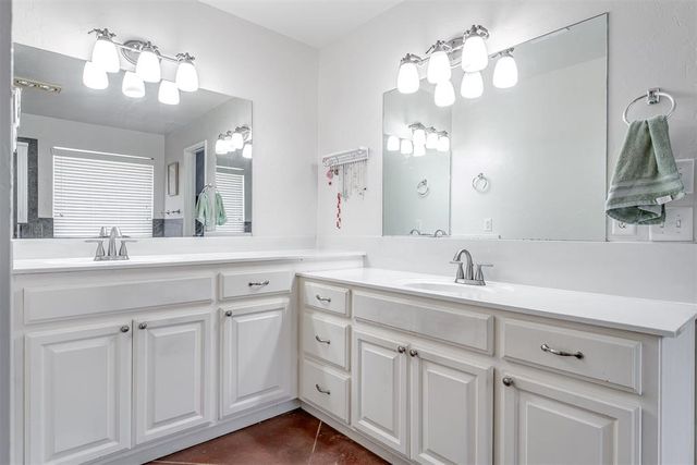 10929 NW 37th Street, Yukon, OK 73099