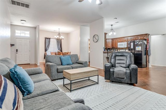 10929 NW 37th Street, Yukon, OK 73099
