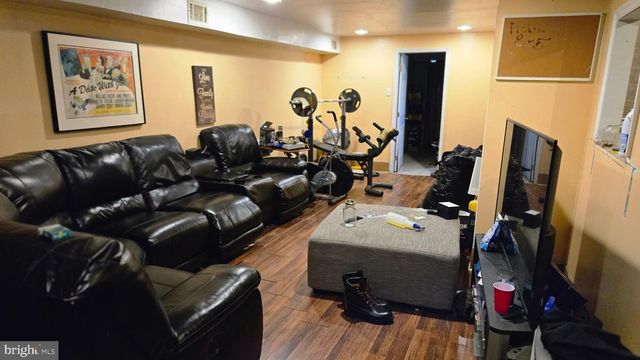 6147 CHRISTIAN ST, Philadelphia, PA 19143