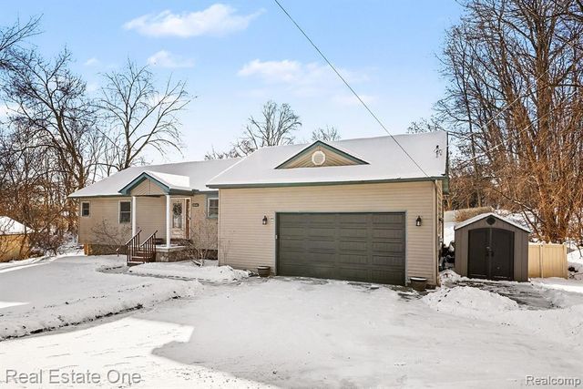 10540 Kenrich Drive, Brighton, MI 48116