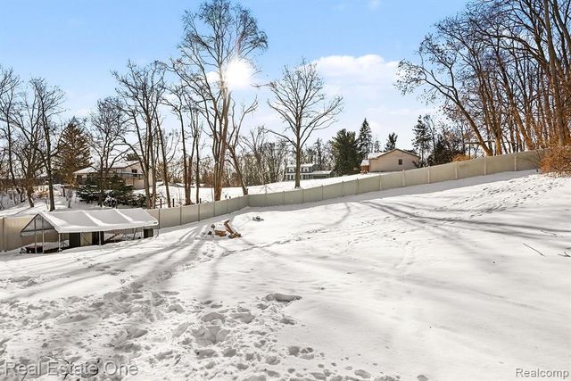 10540 Kenrich Drive, Brighton, MI 48116