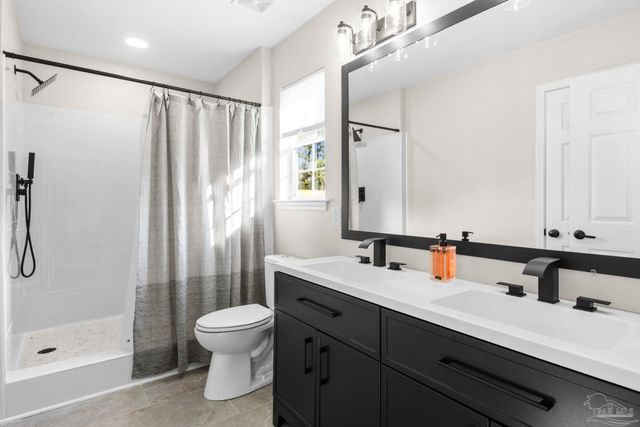 1502 College Pkwy, Gulf Breeze, FL 32563