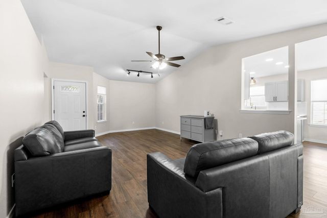 1502 College Pkwy, Gulf Breeze, FL 32563