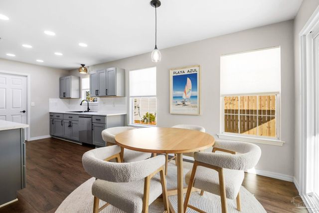 1502 College Pkwy, Gulf Breeze, FL 32563