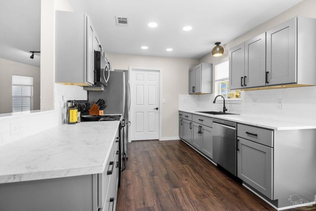 1502 College Pkwy, Gulf Breeze, FL 32563