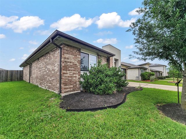 8122 Hush Heights Drive, Rosharon, TX 77583