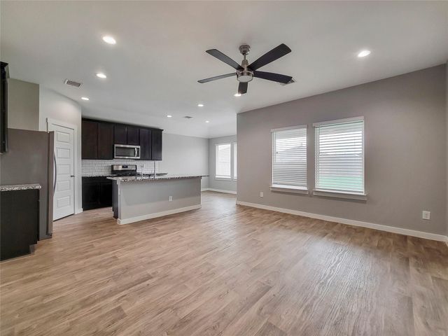 8122 Hush Heights Drive, Rosharon, TX 77583