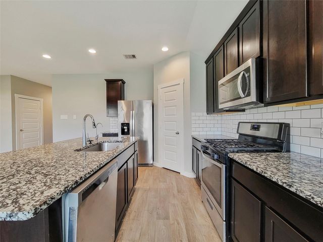 8122 Hush Heights Drive, Rosharon, TX 77583