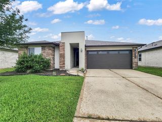 8122 Hush Heights Drive, Rosharon, TX 77583