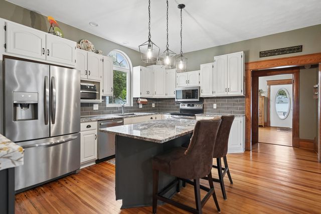110 N. 4TH Street, Eldridge, IA 52748