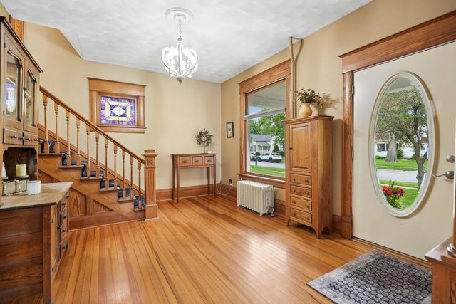110 N. 4TH Street, Eldridge, IA 52748