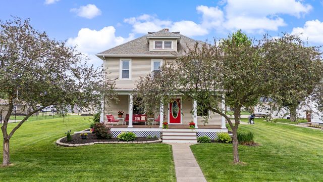 110 N. 4TH Street, Eldridge, IA 52748