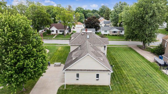 110 N. 4TH Street, Eldridge, IA 52748