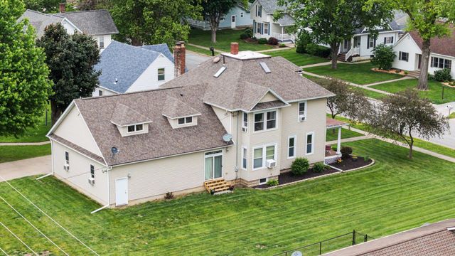110 N. 4TH Street, Eldridge, IA 52748