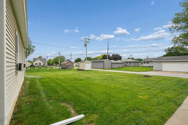110 N. 4TH Street, Eldridge, IA 52748