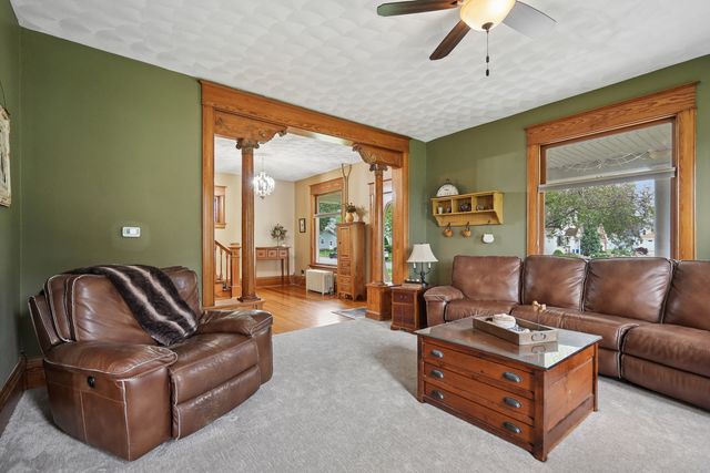 110 N. 4TH Street, Eldridge, IA 52748