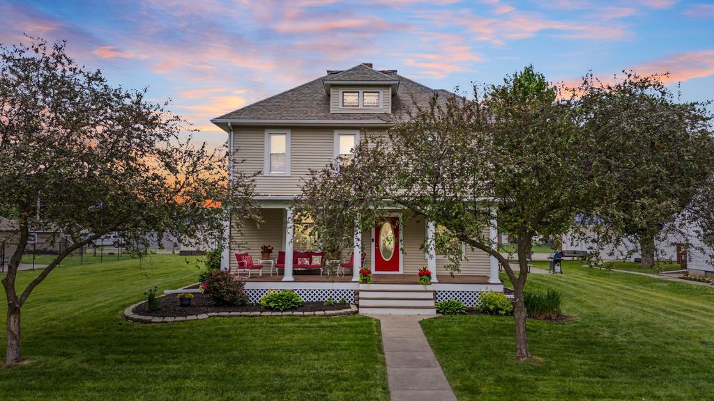 110 N. 4TH Street, Eldridge, IA 52748