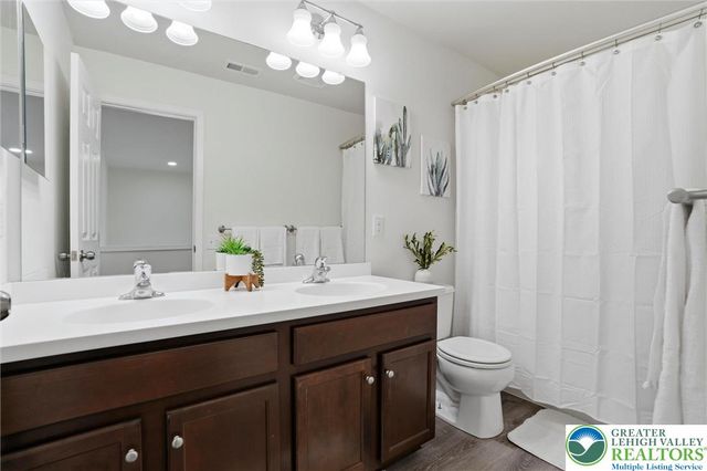 9206 Windy Bush Lane, Upper Macungie Twp, PA 18031