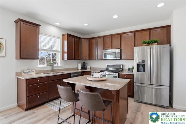 9206 Windy Bush Lane, Upper Macungie Twp, PA 18031