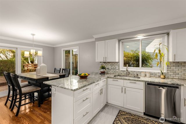 24230 SE 44th Street, Sammamish, WA 98029