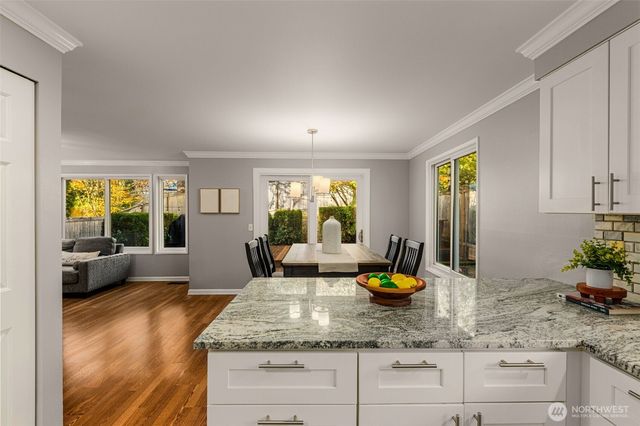 24230 SE 44th Street, Sammamish, WA 98029