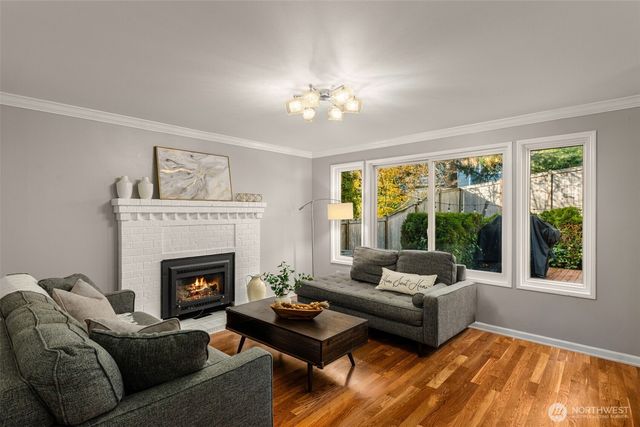 24230 SE 44th Street, Sammamish, WA 98029