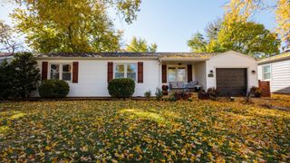 1811 E Lincoln Street, Bloomington, IL 61701