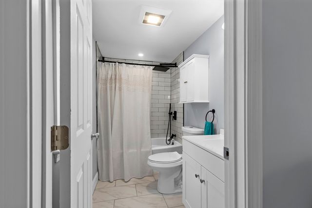 15 Florida Ave, Plymouth, MA 02360