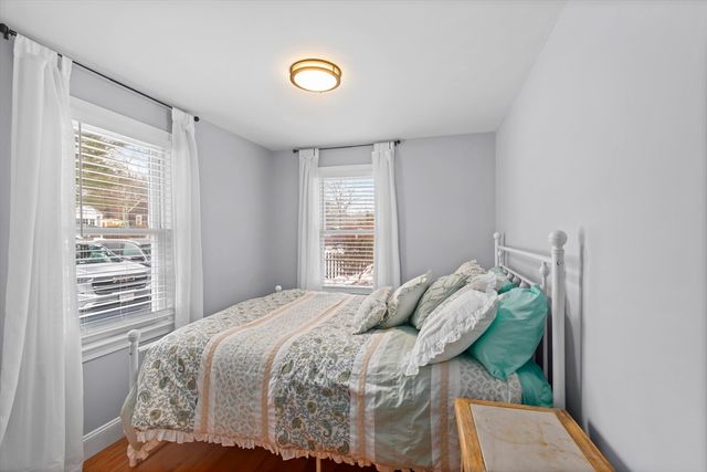 15 Florida Ave, Plymouth, MA 02360