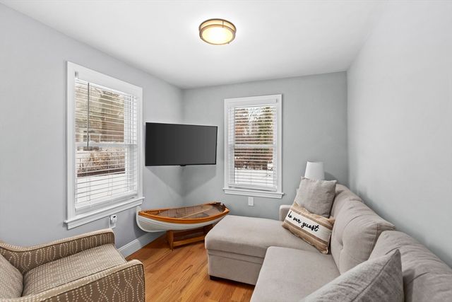 15 Florida Ave, Plymouth, MA 02360