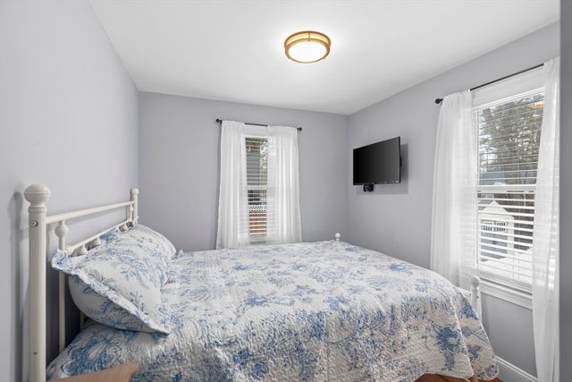 15 Florida Ave, Plymouth, MA 02360