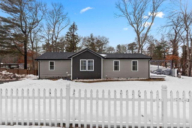 15 Florida Ave, Plymouth, MA 02360